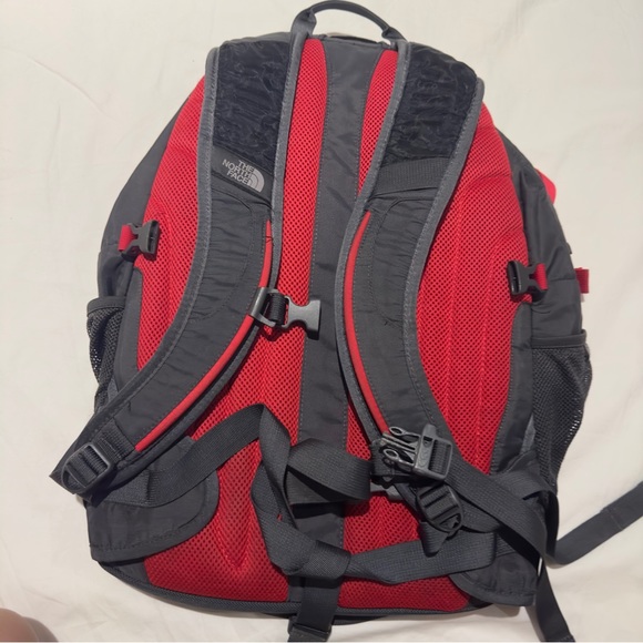 The North Face Recon Red Black Backpack Hiking School College Travel - Picture 9 of 10